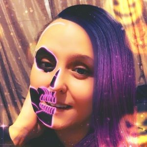 Meet your Posher, Crystal